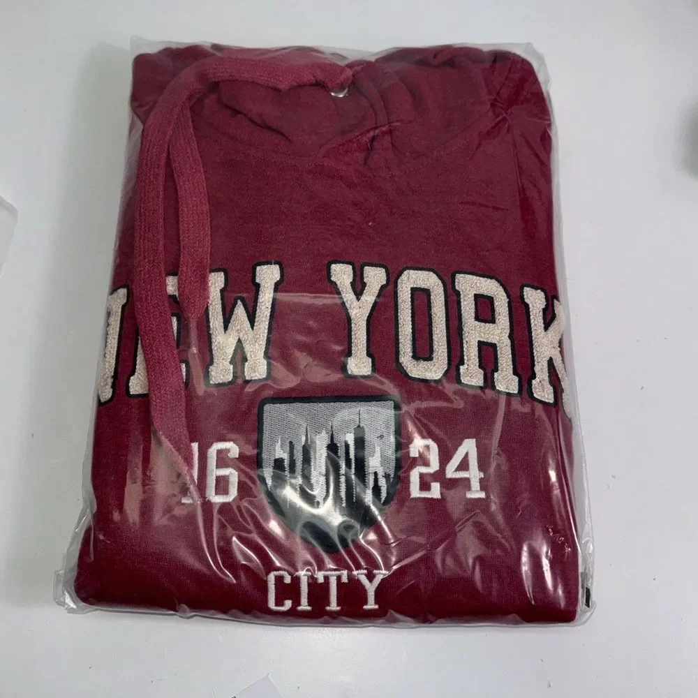 UNISEX New York Graphic Red Pullover Hoodie Sz Large NWT